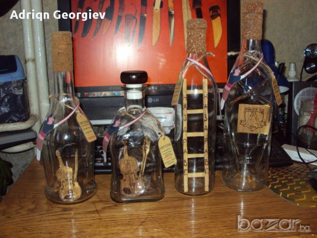 Бутилки с дървени фигури, снимка 1 - Подаръци и сувенири - 9868926