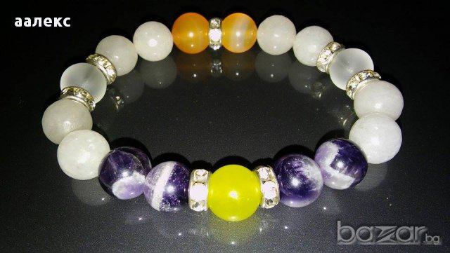 Гривна от естествени камъни