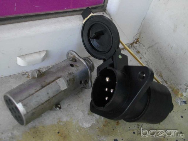 Съединител за електрически кабели