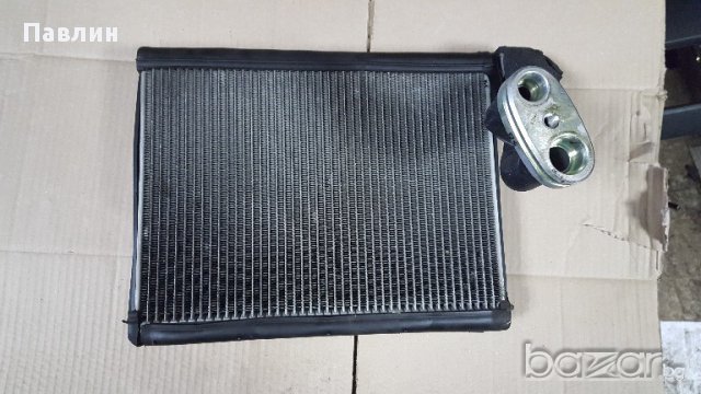 Радиатор климатик за парно от Ауди А6 4ФЦ6 (4FC6) и VW, снимка 1 - Части - 16045587
