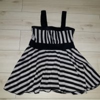 Разкроена детска рокля с черно и сребристо с презрамки марка Kids up, снимка 1 - Детски рокли и поли - 23709597