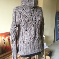 Пуловер, снимка 2 - Блузи с дълъг ръкав и пуловери - 22588644