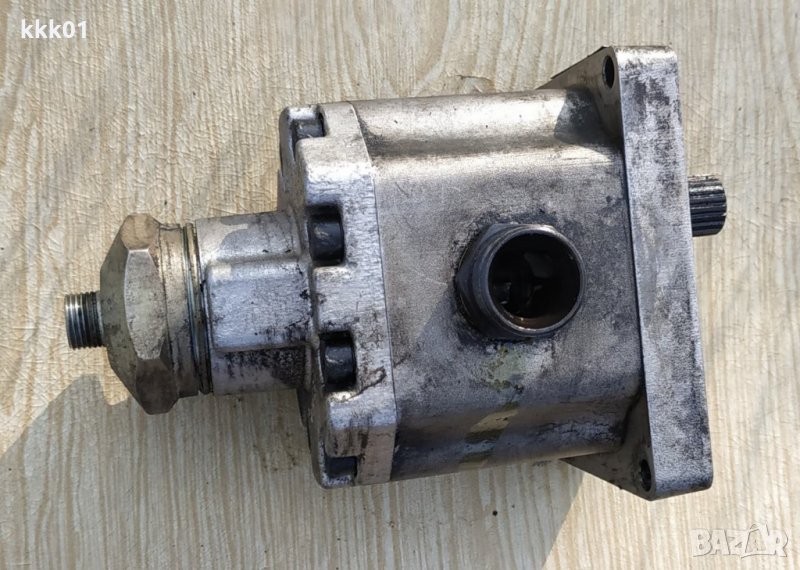 Хидравлична помпа U 16 S.04 сервоуправление TATRA 815 , снимка 1