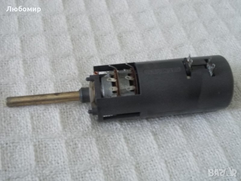 Потенциометри 10K log с мотори RUWIDO, снимка 1