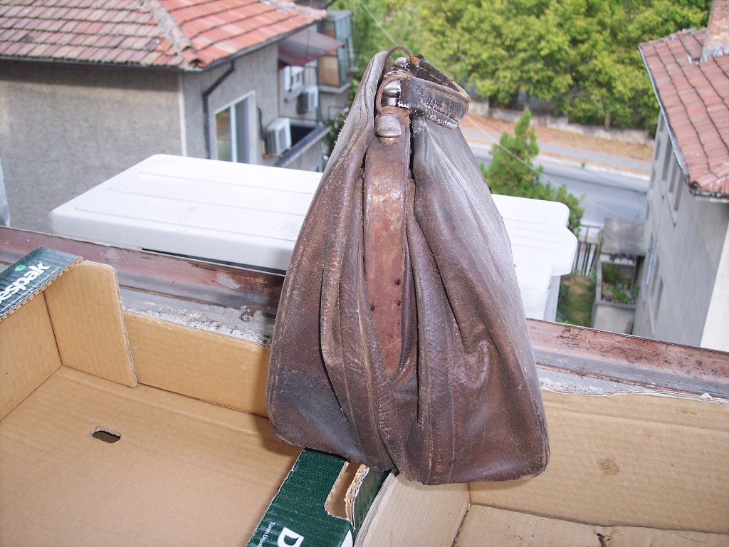 Стара кожена чанта-лекарска, за гурбет, продавам в Чанти в гр. Велико  Търново - ID15484067 — Bazar.bg