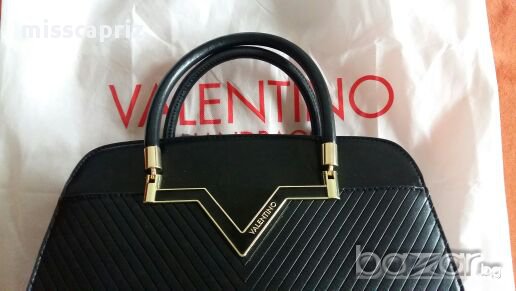 оригинална стилна чанта на Валентино, снимка 5 - Чанти - 13334202