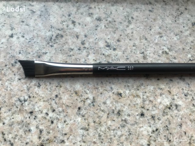 Лимитирана нова четка за очна линия MAC 267