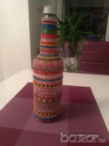 Стъклена бутилка с оплетка и др.сувенири