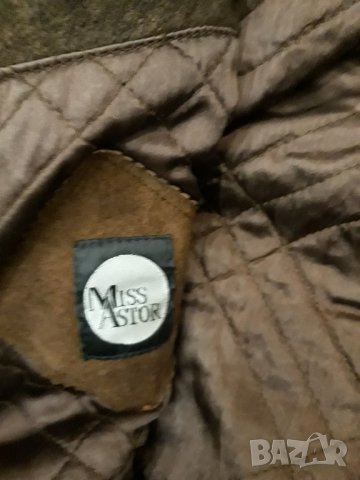 Продавам дамско кафяво яке от велур Miss Astor, снимка 3 - Якета - 23337085
