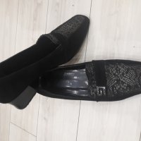 Дамски велурени черни обувки марка Angel Blue с нисък ток, снимка 2 - Дамски елегантни обувки - 23418056
