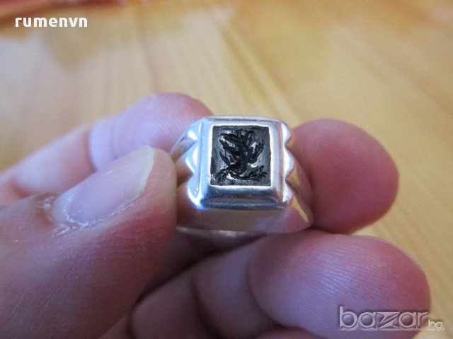 мъжки сребърен пръстен с  ръчно гравирана гема .. изображение върху камъка  - радост за естети , , снимка 2 - Пръстени - 14486951