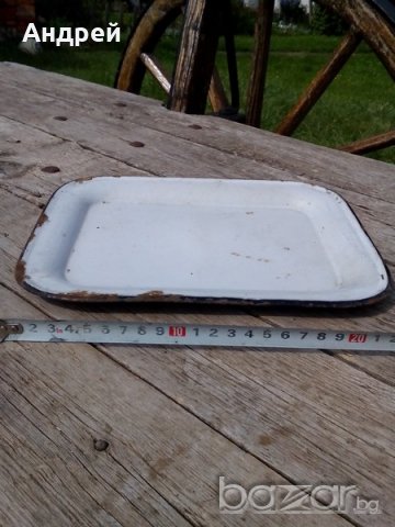 Емайлиран поднос