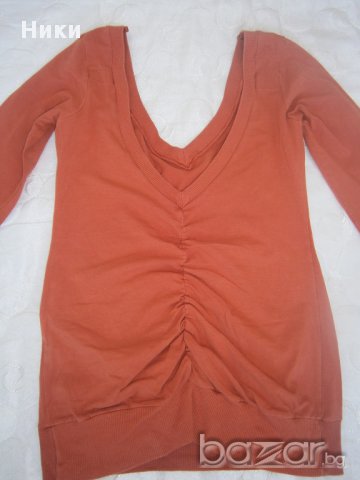 Дамска блуза на Бершка с гол гръб - М размер, снимка 8 - Блузи с дълъг ръкав и пуловери - 12304461