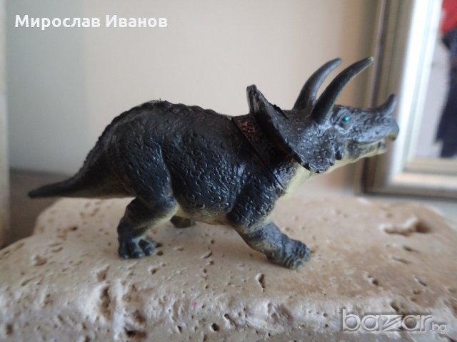 силиконов динозавър от Испания, снимка 1 - Други ценни предмети - 20991786