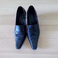 Черни обувки, снимка 1 - Дамски обувки на ток - 19454204