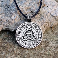 Колие Викингски медальон с антични Нортични руни , снимка 1 - Колиета, медальони, синджири - 23012676