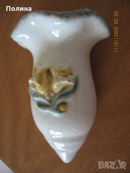 Стара порцеланова вазичка за стена, снимка 1