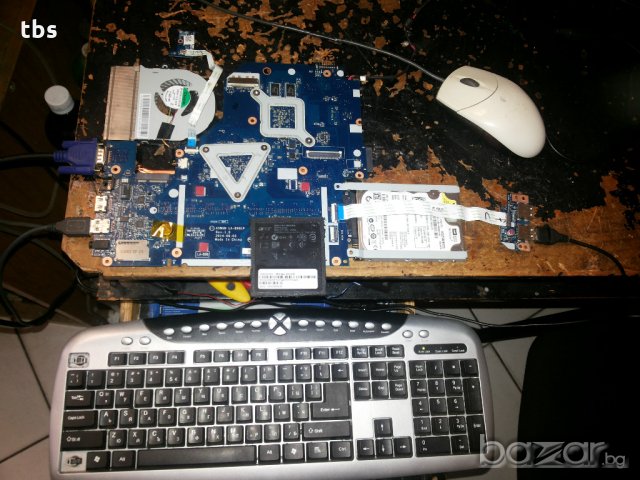 Продавам лаптоп ACER E5-511G за части, снимка 1