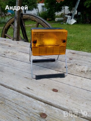 Стар фенер Varta Pertrix, снимка 4 - Антикварни и старинни предмети - 25971094