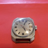 Стар механичен часовник , снимка 1 - Антикварни и старинни предмети - 25309303