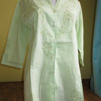 ANDREA, памучна риза с бродерии, 40 (L), резеда, снимка 1 - Ризи - 21514182