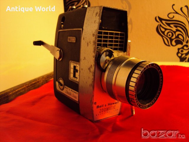 Колекционерска Механична Американска Камера BELL&HOWELL 1960г., снимка 2 - Антикварни и старинни предмети - 20471501