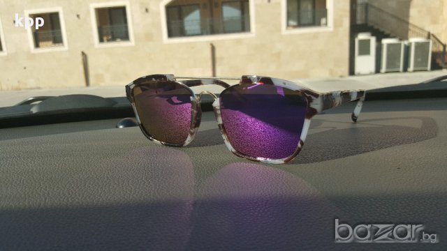 Слънчеви очила хитов модел два цвята промо цена !, снимка 5 - Слънчеви и диоптрични очила - 13970273
