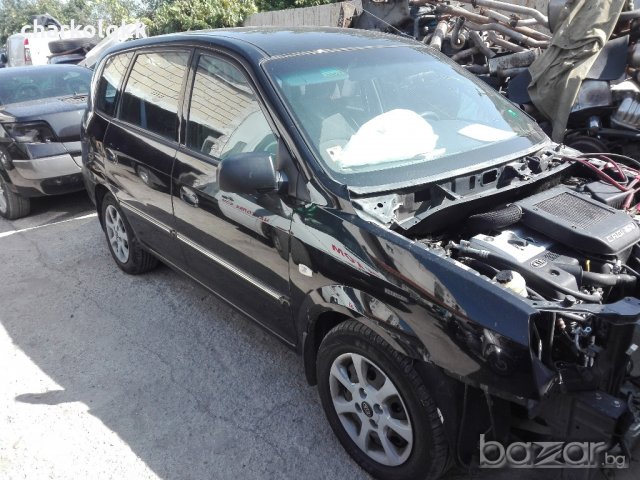 продавам киа карен на части 2.0 д, снимка 8 - Автомобили и джипове - 19158706