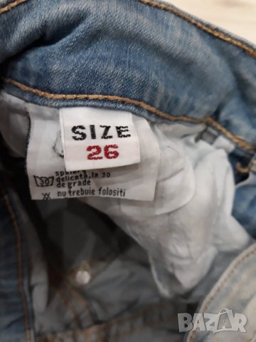 Дамски къси дънкови панталонки , снимка 3 - Къси панталони и бермуди - 23815412