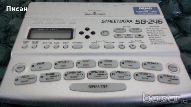 "ZOOM" streetboxx SB-246 - ритъм машина с бас линия, снимка 1 - Ударни инструменти - 20871195