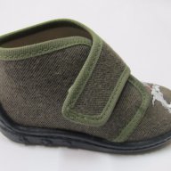 Български пантофи зелено с далматинец, снимка 2 - Бебешки обувки - 17567944