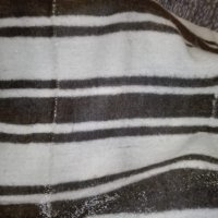 Голямо вълнено одеало , снимка 1 - Олекотени завивки и одеяла - 15434391