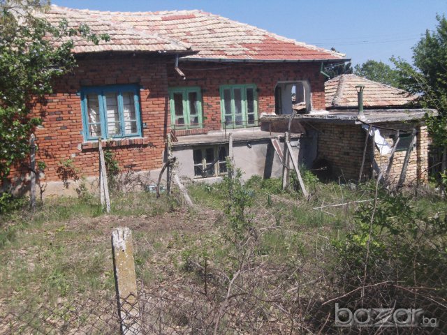  къща и дворно място