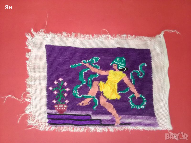 Стар Ръчно Извезан/Ушит/Бродиран Гоблен 'Гимнастичка с Ленти, снимка 1