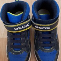 GEOX обувки с лед светлини 30номер, снимка 1 - Детски обувки - 24679770