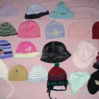 Лот зимни детски шапки, снимка 1 - Шапки, шалове и ръкавици - 19040937