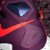 Nike LEBRON 13 "Mulberry", снимка 11 - Маратонки - 20968596