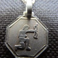 Сребърен медальон - Зодия Стрелец, снимка 1 - Колиета, медальони, синджири - 17103260