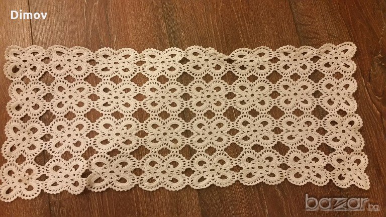 Ръчно плетена  на една кука  декорация за маса , снимка 1