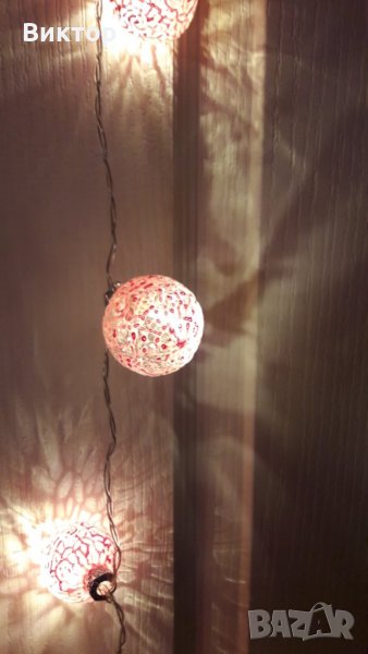Светещ гирлянд/ лампички от 8 стъклени ЛЕД фигурални топки., снимка 1
