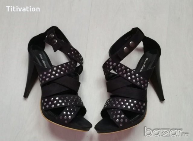 Сандали с капси