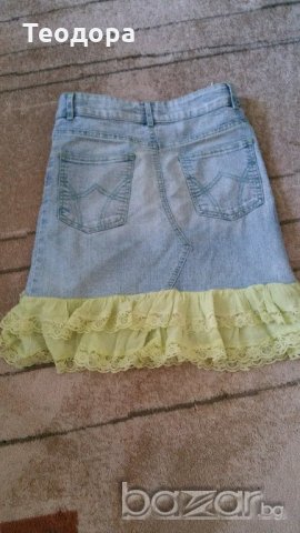 Дънкова пола с  дантела, снимка 4 - Поли - 19315956