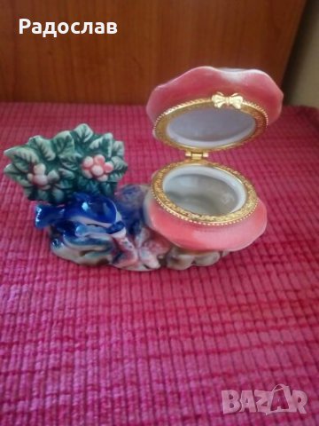 стара кутийка от порцелан, снимка 4 - Декорация за дома - 22628063