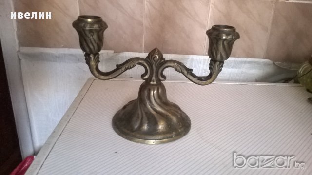 стар метален свещник