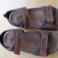 нови кожени сандали Clarks, 31ви номер, снимка 2 - Детски сандали и чехли - 18684339