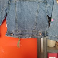 Дънково яке за момиче с бродерия (възраст 2-3 години), снимка 2 - Детски панталони и дънки - 22599258