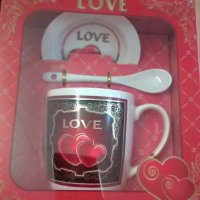 Комплект чаша с чиния и лъжичка в луксозна кутия, снимка 1 - Романтични подаръци - 22854529