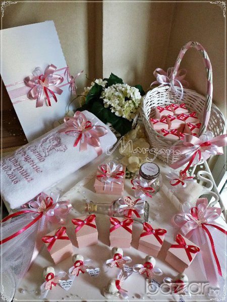 Комплект за кръщене в розомо и циклама с пеперуди и подаръчета, снимка 1