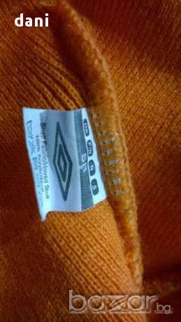 Зимна шапка UMBRO , снимка 2 - Шапки - 17374975