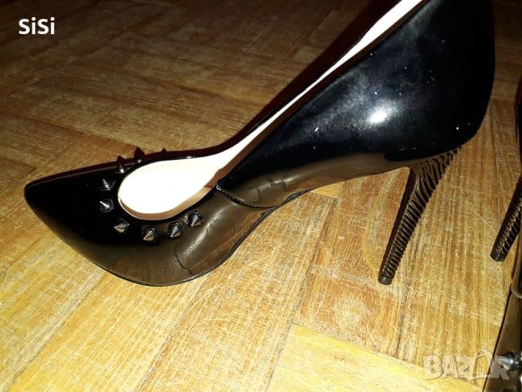 Обувки лак с шипове, снимка 6 - Дамски обувки на ток - 23555341